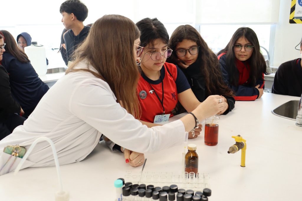 “Me pareció una experiencia distinta a lo que se ve y se hace en el colegio, muy educativo e interesante para las…