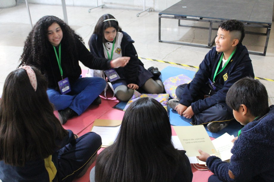 Primer Encuentro de Clubes Explorador@s del Conocimiento reunió a más de 80 estudiantes y docentes en la Biblioteca de…